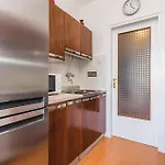Apartamento 2 Bedroom Amazing In *