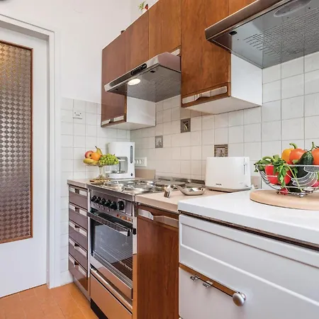 2 Bedroom Amazing In Apartment