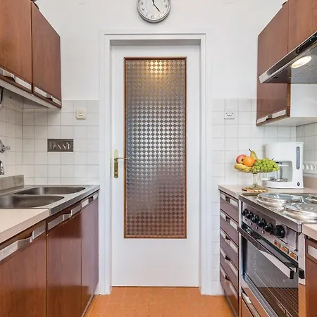 Apartment 2 Bedroom Amazing In