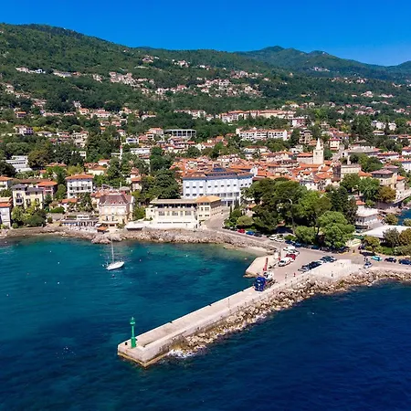 2 Bedroom Amazing In Apartment *