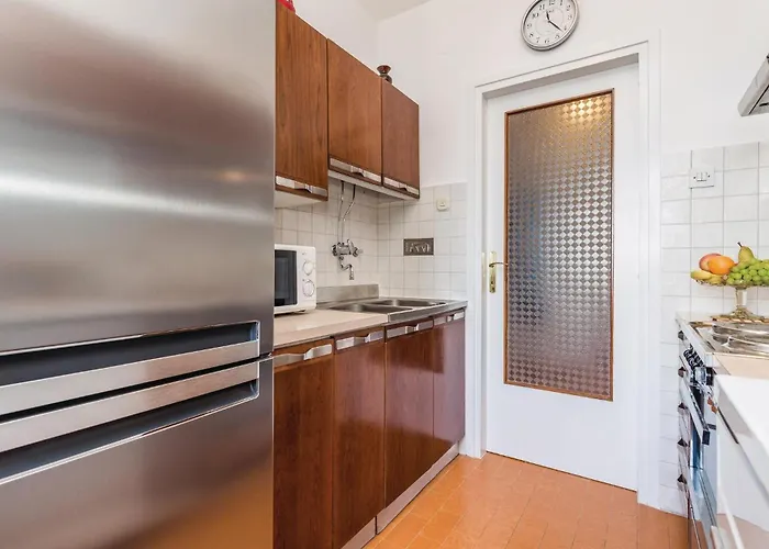 Apartment 2 Bedroom Amazing In *