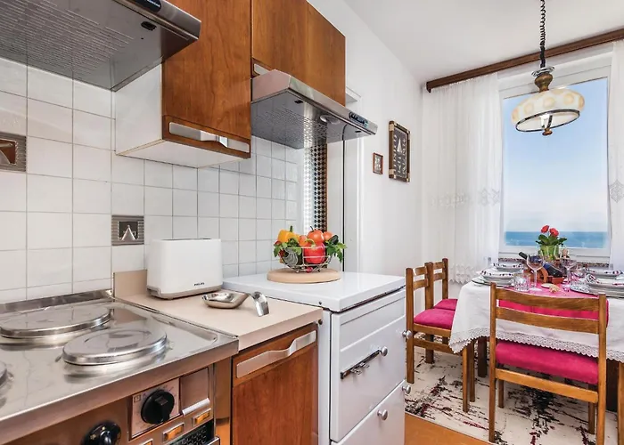 2 Bedroom Amazing In Apartment