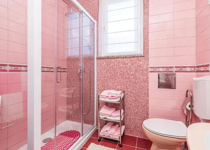 2 Bedroom Amazing In Apartment