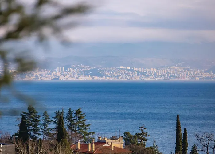 2 Bedroom Amazing In Lejlighed Lovran